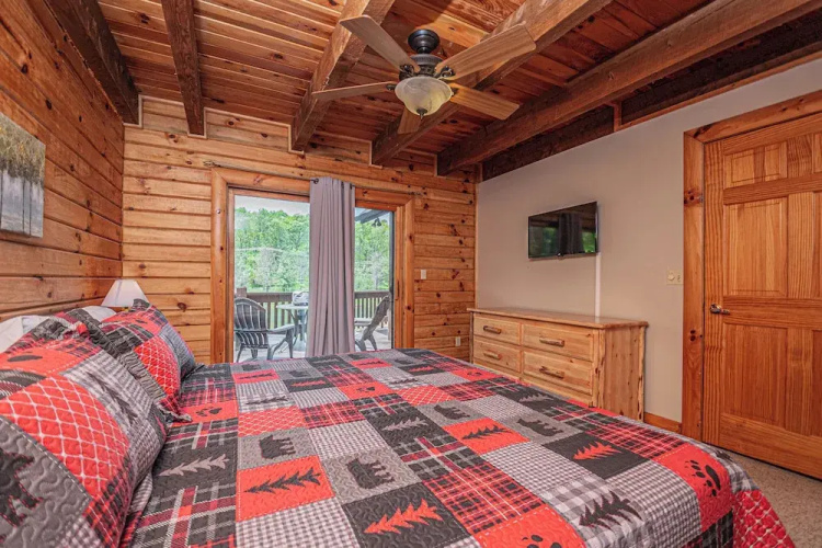 Duck Pond Lodge by Taylor Made Deep Creek