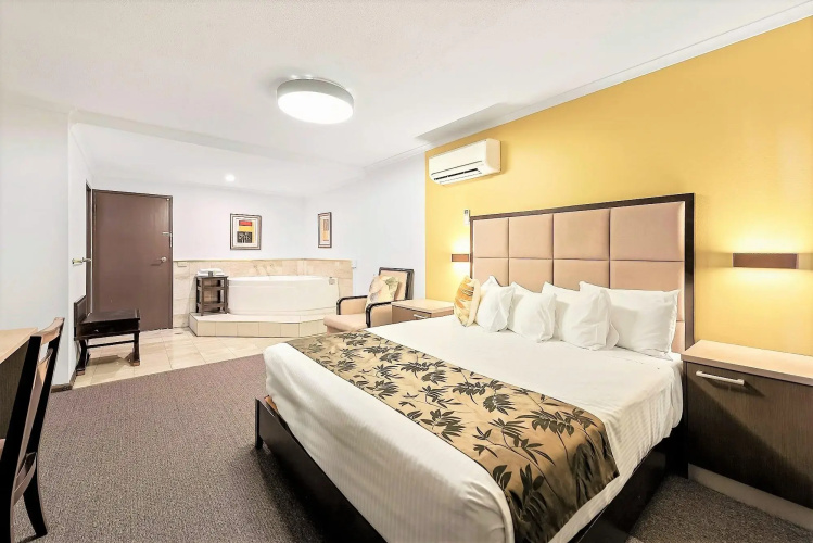 Eltham Gateway Hotel