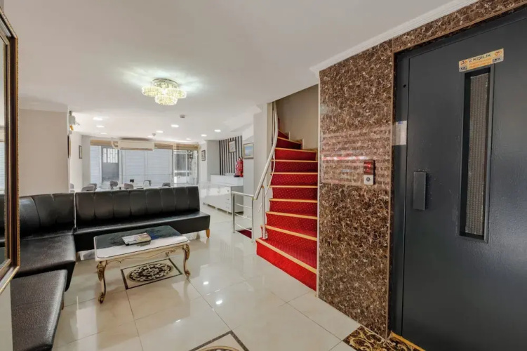 Jammy Hotel