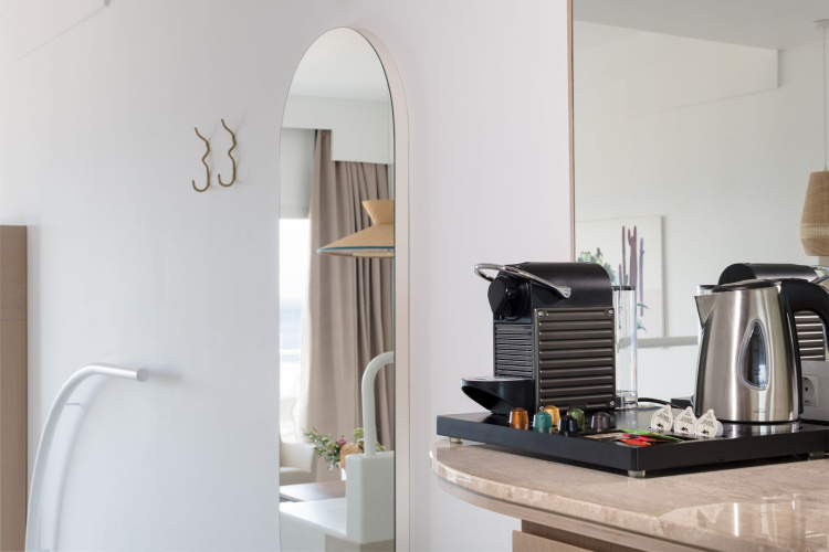 Plus Fariones Suite Hotel photo 12