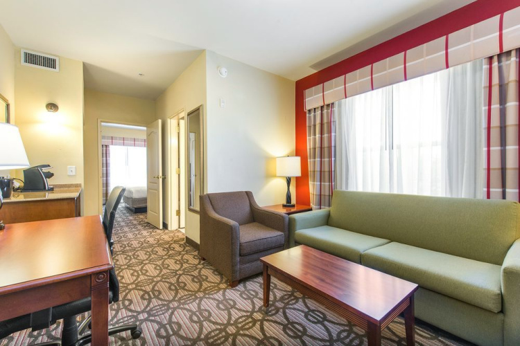 Holiday Inn Express & Suites LaGrange