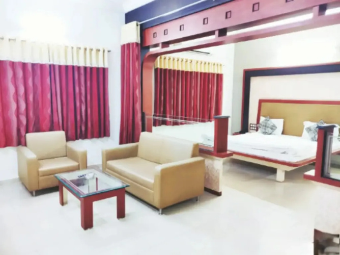 Damji Hotel