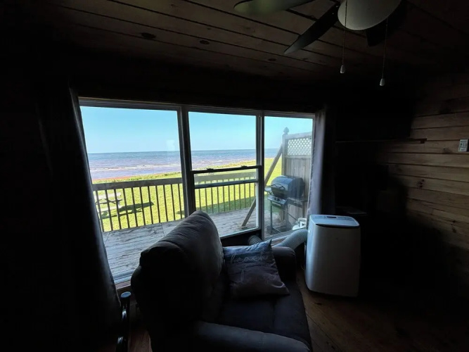 80 Oceanside Cottage