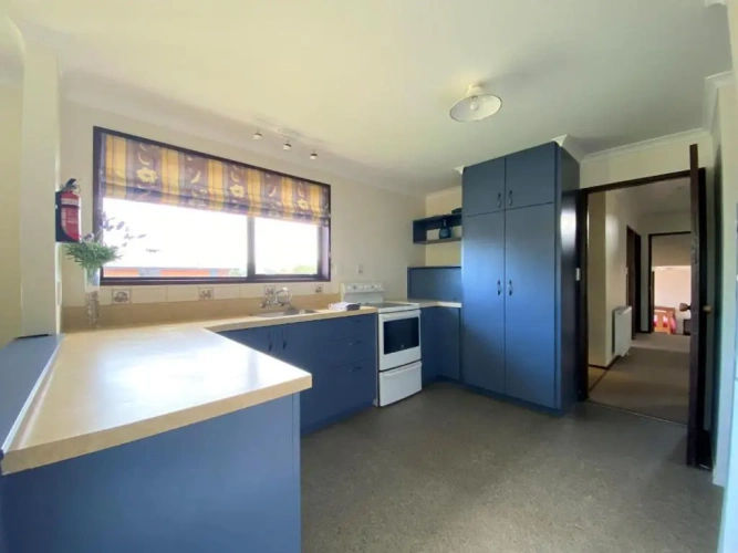 4 Bedrooms Cottage