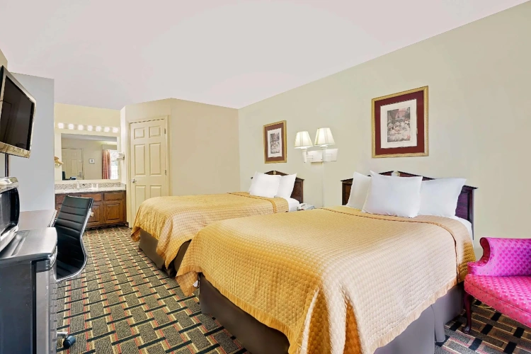 Standard Quadruple room