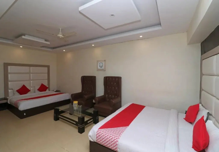 Hotel Kings by OYO
