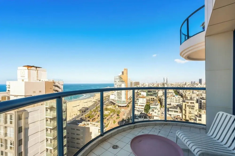 Full Sea View on The Beach With Balcony