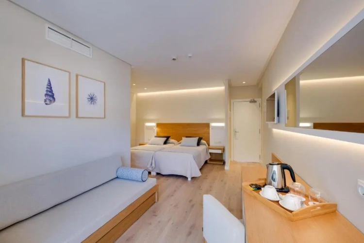 Superior Twin room with sea view