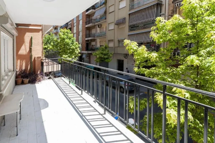 3 Bedrooms Apartment