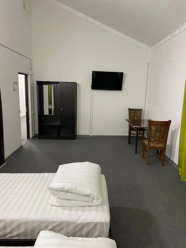 Green Apple Hotel