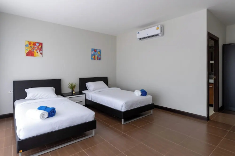 East Villa 4