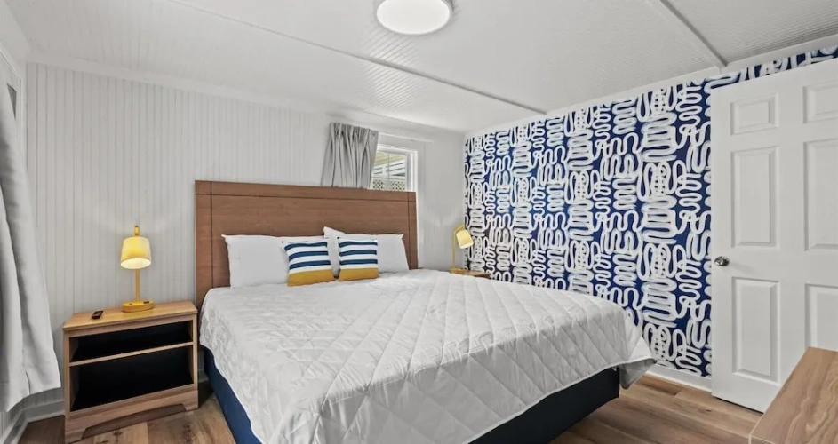 3 Bedrooms Apartment
