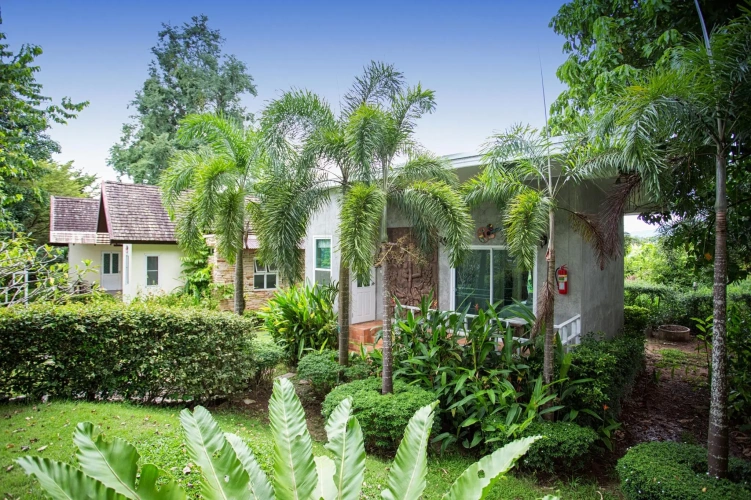 1 Bedroom Twin Cottage with balcony and with water view