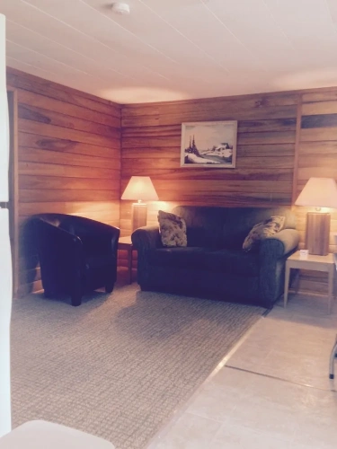 2 Bedrooms Cottage