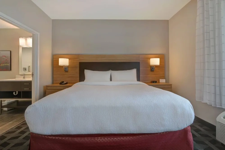 1 Bedroom Suite