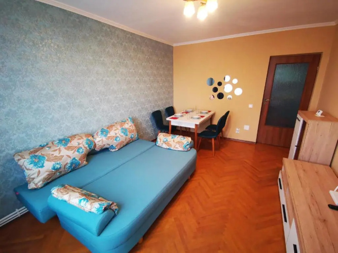 2 rooms Airy & Bright Colors