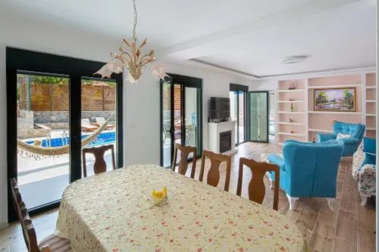Villa latina 2