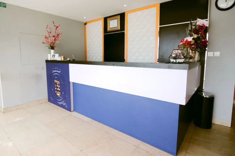 Oyo 592 Budget Hotel by the Harbour
