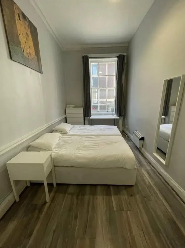 Stunning Temple BAR 2 BED Apartment