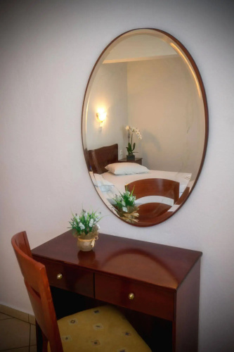Lina Apartments