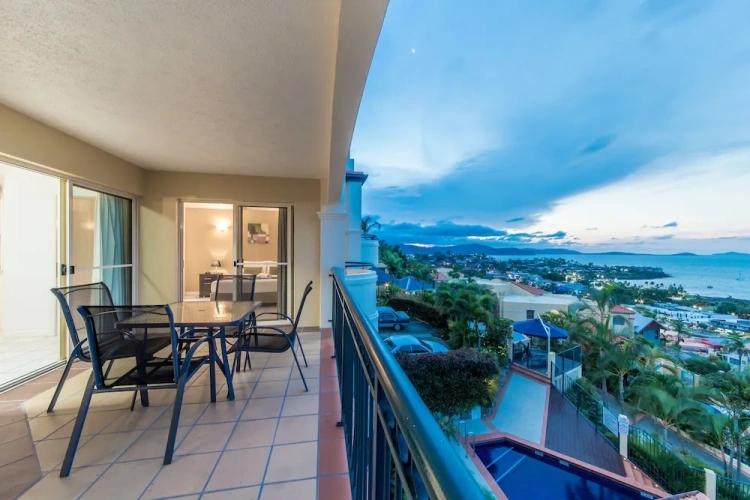 3 Bedrooms Apartment with balcony