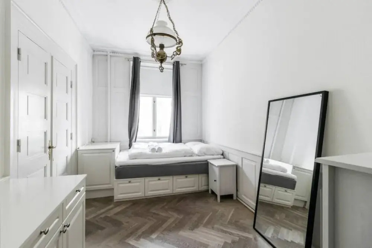 172sqm Next to DK Parliament