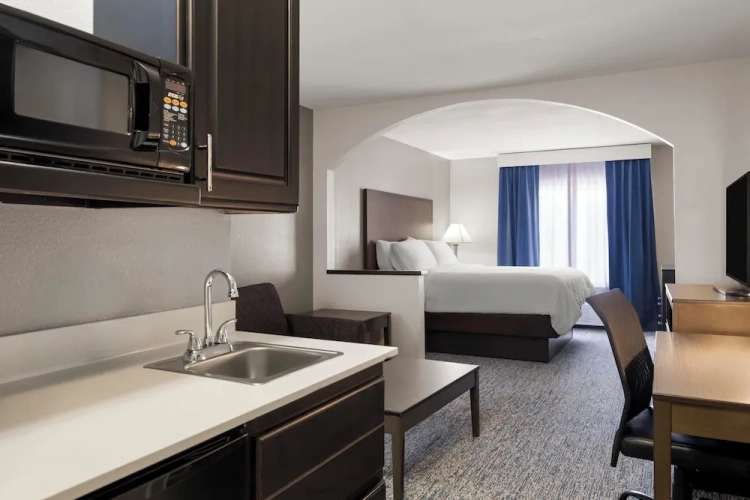 1 Bedroom Suite