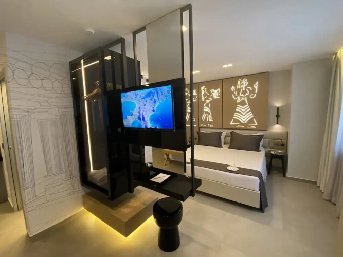 Deluxe Double Suite with city view