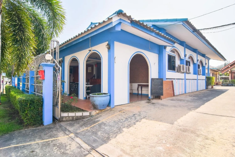 3 Bedrooms Deluxe Apartment