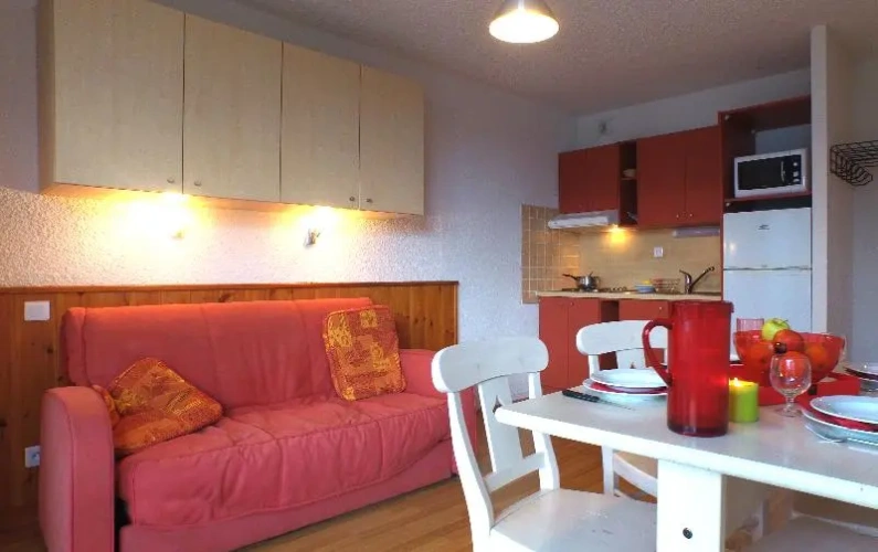 2 Bedrooms Quadruple Apartment with balcony