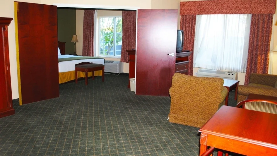 1 Bedroom Suite