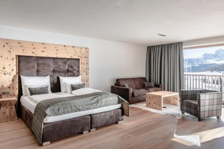 Suite with balcony