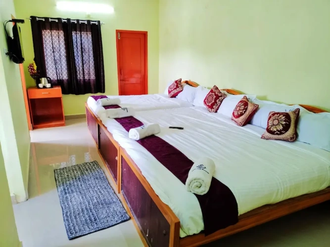 1 Bedroom Standard Quadruple Family room with city view