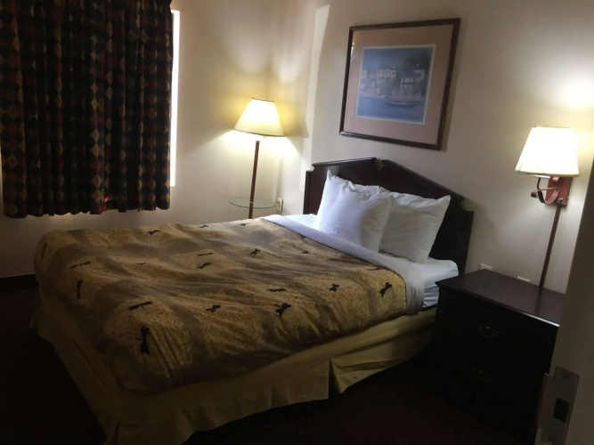 Guest Cottages & Suites