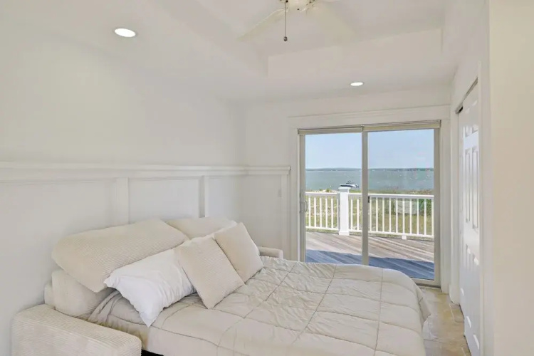 Waterfront Westhampton Haven: Private Beach