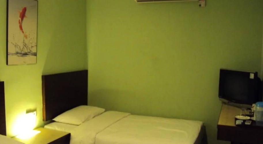 Golden Bay Hotel