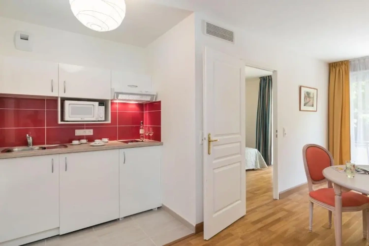 1 Bedroom Apartment