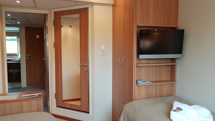 Hotelkabinenschiff Junker Jörg