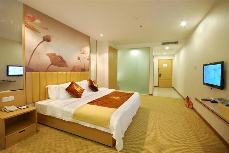 Longquan Xuri Hotel