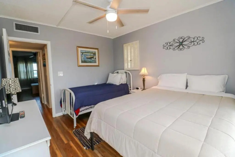 Creston House 6E
