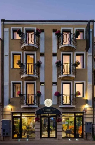 . Labirint Residence