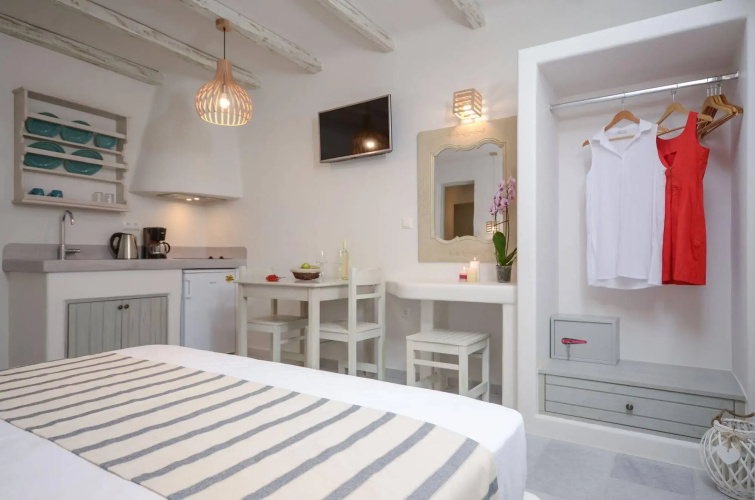 Agnanti Hotel