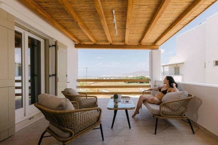 Villa with balcony and beachfront