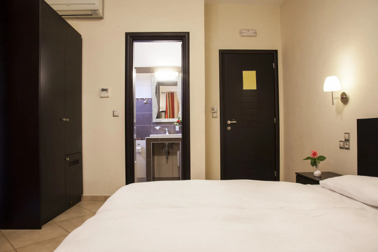 Meteoritis Hotel