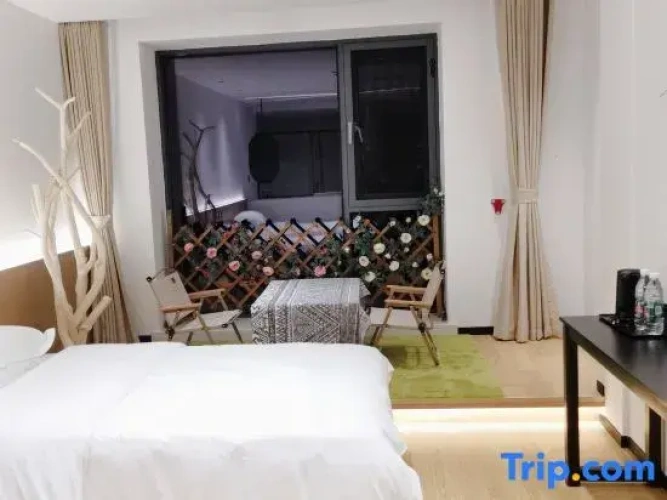 Standard Twin room with view