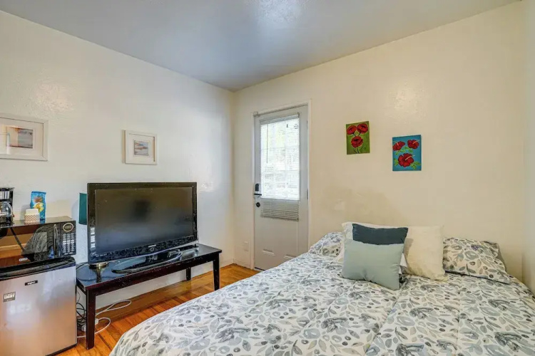 Serene Studio in SF Suburbs: Quiet + Cat Friendly!