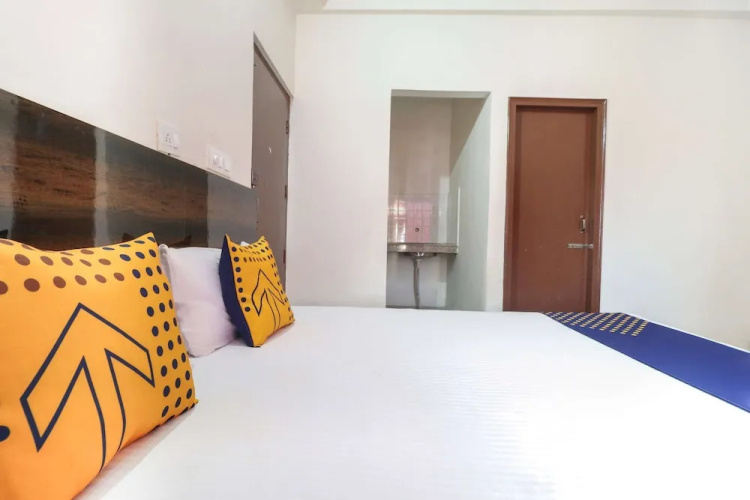 OYO 43300 Spring Woods Suites