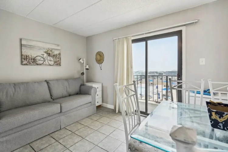 1 Bedroom Apartment with balcony