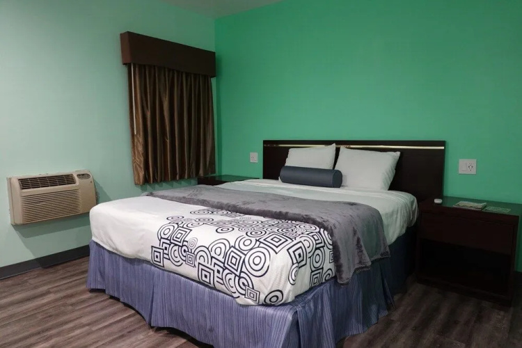 24 Hours Motel