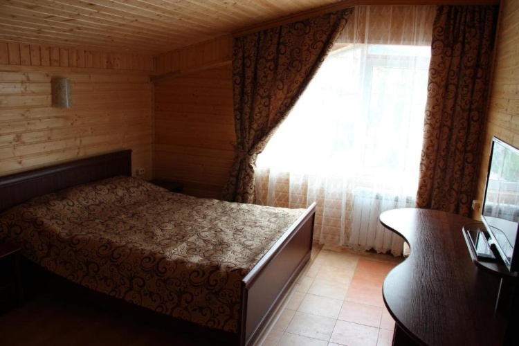Standard Triple room with city view